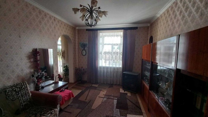 2-кімнатна квартира в гарному стані з АОГВ на вул. Б. Хмельницького - фото 1