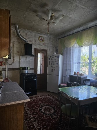 Продаётся капитальный дом в Лутугино - фото 1