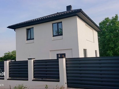 Продам новый дом на нижнем ДНСе с прекрасным видом на речку.