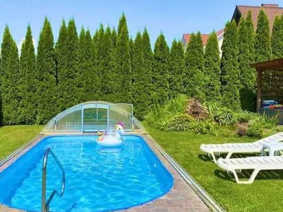 252 А Альтанка на березі річки з басейном