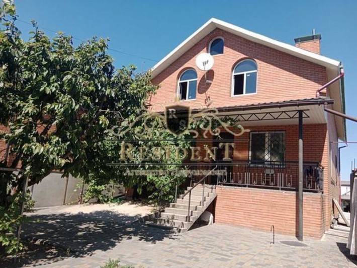 Продам великий 280 кв.м капітальний будинок по вул. Ростовській - фото 1
