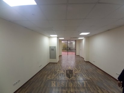 Офіс 42 м2 в центрі міста Здам офіси в центрі міста. Барикадна 3-поверх , Гарний ремонт Днепр