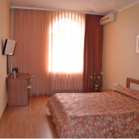 Квартира с хорошим ремонтом и уютной обстановкой, расположена в центре, на пересечении улиц.Хлебная Житомир