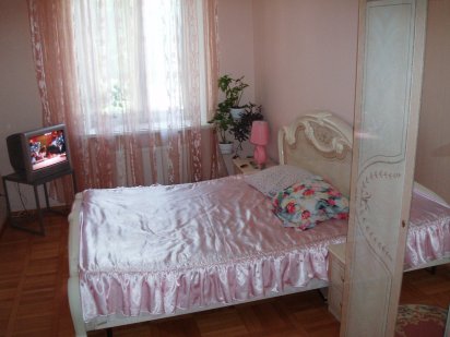 Хорошая квартира с высокими потолками(сталинка) в самом центре на ул.Киевская дом 9 Житомир