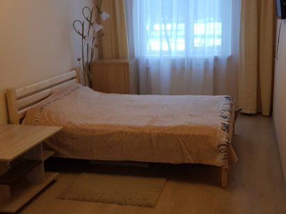 Сучасна двокімнатна подобова, Польова