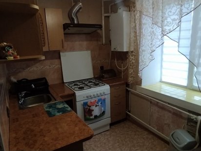 Продам трехкомнатную квартиру в Корабельном (р-н Универсам)