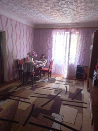 Продам  3-х  кімнатну квартиру - фото 1