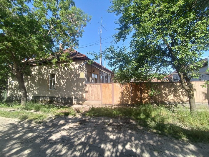 ПРОДАЖ 5 кімнатн будинку на дві половини біля центру, 134 кв.м., 8 сот - фото 1