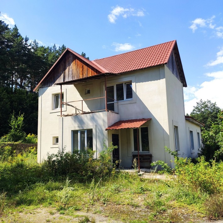 Продам будинок в гарному місці,  8 кімнат, 2 санвузла, 192м2, є балкон - фото 1