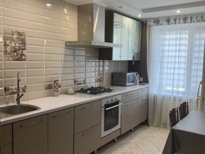 Сдам квартиру с евроремонтом посуточно . Александрия