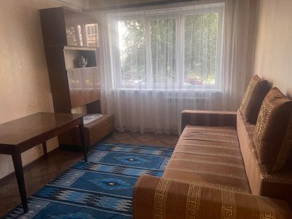 Здається подобово квартира Доброполье