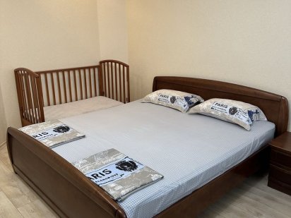 Свободна с 1.09. Спальня и кухня-студия; ул.Парусная 1а Чорноморськ