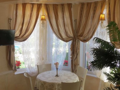 Апартамент  с патио,  мангалом  и бассейном   под Ч-ском Черноморск