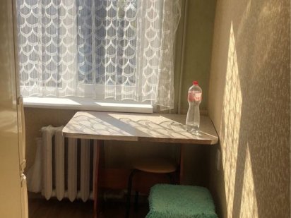 Сдам 2 комнатную квартиру в 5 этажном доме на 4 этаже