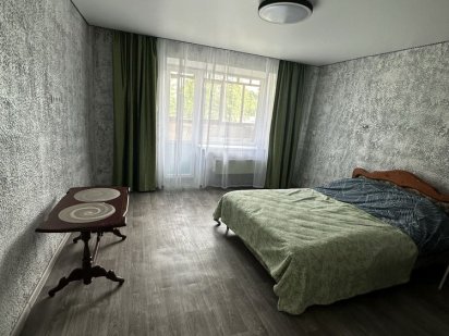 Подобово квартира ! Лозова