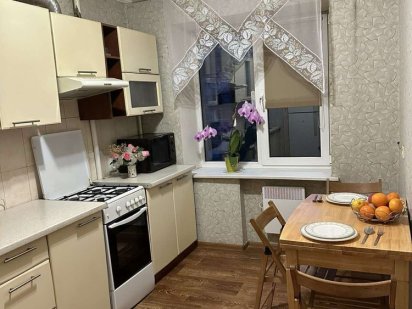 Квартира подобово 3 кімнатна Самар