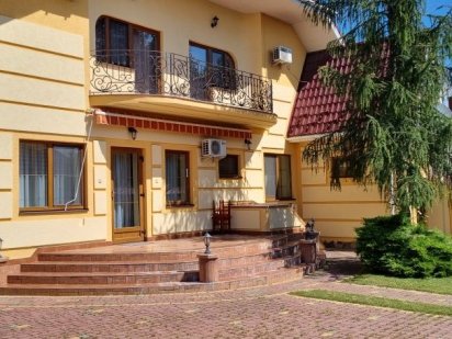 Здається подобово Котедж Берегово