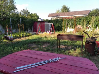 Дом,12 мест, 3-4 семьи  300 м от моря Черноморск