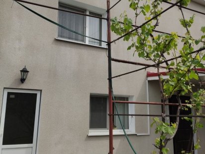 свой дом в центре Черноморска на 4чел.