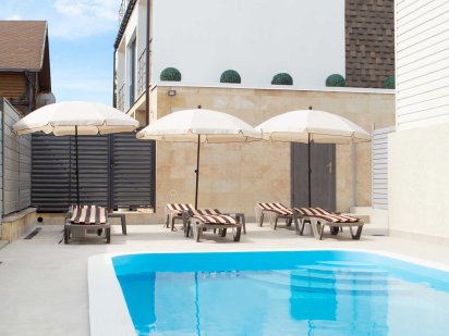 Апартаменти в Чорноморську з Басейном, 100 м від моря!!!