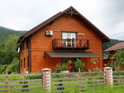 Відпочинок в Карпатах- Гостинний двір "За рікою" Яремче