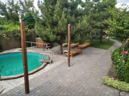 Дом с бассейном, сауной и чаном для отдыха Кривой Рог