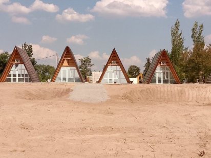 Будинки на березі Дніпра на 4 людини