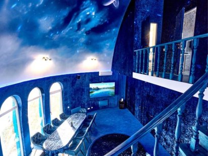 Яскравий будинок для вечірок та свят з басейном Domeparty Киев