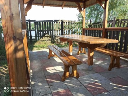 Будиночок на березі річки Дніпро, Десна, Київ. Київ