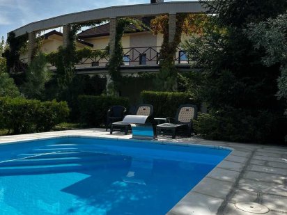 Аренда дома. Бассейн.  Посуточно дом.