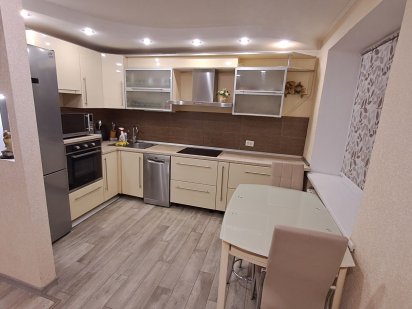 Здається 3х кімнатна квартира в центрі міста!