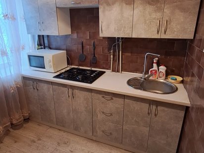 Здється посуточно 2х кімнатна квартира, у центрі міста!