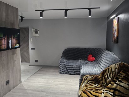 СДАМлюксовую 2ку в центре города  посуточно,почасово Кременчук