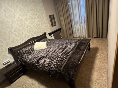 Велика 2 кімнатна квартира ( центр) Кропивницкий . Є   під свята Кропивницкий