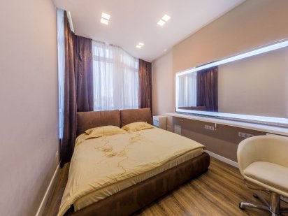 Оренда подобово  біля метро Вокзальна в ЖК Елегант на жилянській,118 Киев