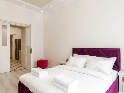 Площа Св. Теодора 2/ Оренда житла Подобово 3-кім. квартира/для 8 осіб Львов