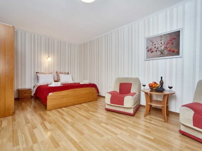 Пляж Ланжерон. Дельфинарий. Бунина/Дерибасовская. 2й этаж, балкон. Одесса