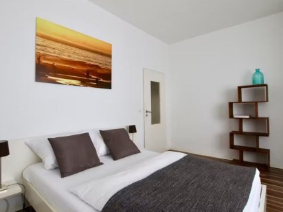 Погодинно, Подобово квартира Львов