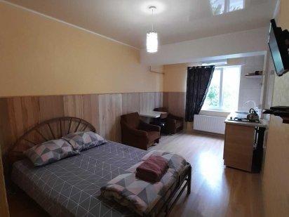 Однокімнатна студія в центрі  560 грн.,погодинно 300 Миколаїв