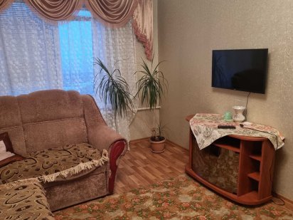 Сдаётся двухкомнатная квартира  посуточно/ почасово .Космос..центр..