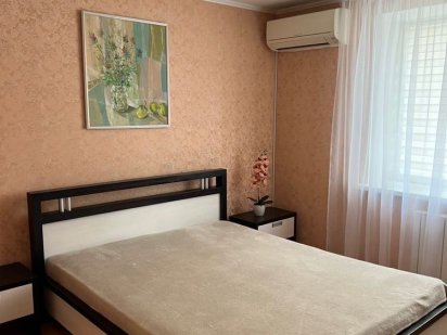 По добово однокімнатна  квартира в центрі міста Миколаїв