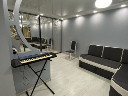 Сдам посуточно студию на Тополь 1 Дніпро