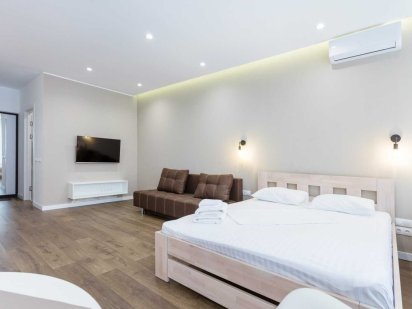 1к Комфорт Таун метро Лівобережна  Регенераторна 4 Квартира подобово Київ