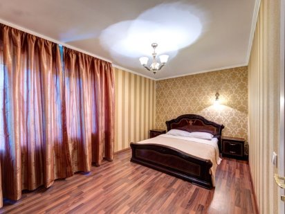 Посуточно 2к квартира возле Софийского Собора на ул.Ивана Франко 8/10 Киев