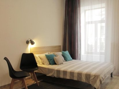 Подобова оренда квартира з балконом на оперний театр Львов