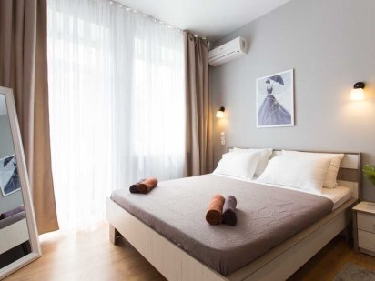 Метро Ярослава Мудрого (Пушкинская), Университет на 4 человека Харків