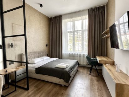 Власник ! Подобово апартаменти біля Опери, Новий ремонт Львов