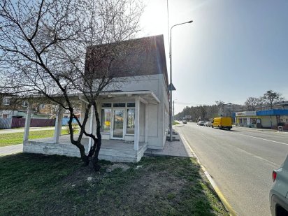 Фасад в Гостомелі по центральній вулиці Гостомель
