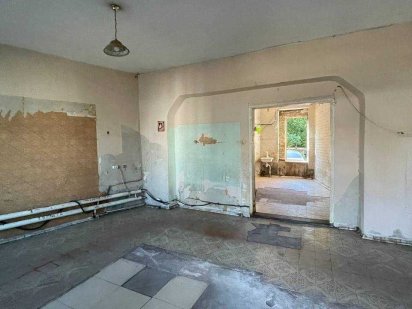 Продается магазин. Р. Артема. Г. Славянск. Перв. линия. Есть парковка. 