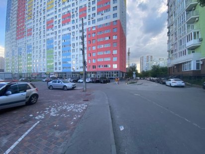 Продам комерційне приміщення ЖК Діамант Бровари